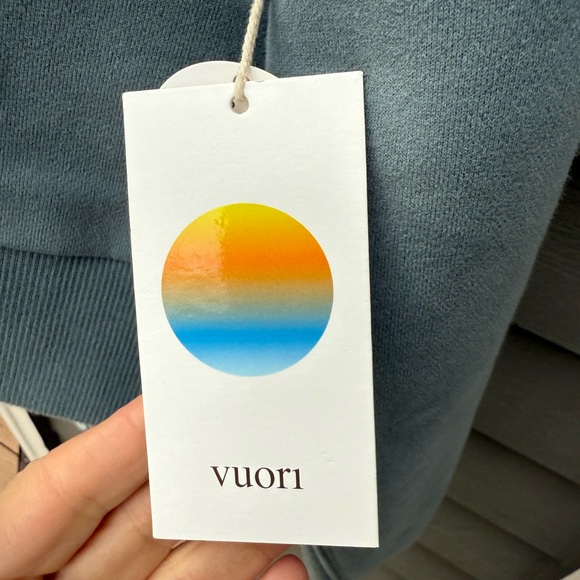 Women's Restore Half Zip Hoodie Smoke Blue
Vuori XL NWT Perfect condition - Picture 11 of 13